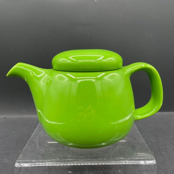 Gail Craft Japan Lime Green Apple Green Small Ceramic Tea Pot with Disc Lid - Picture 2 of 12
